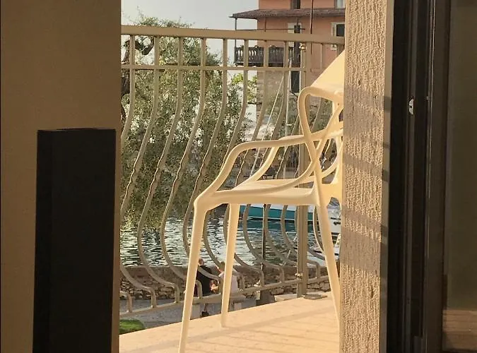 La Castellana * Torri Del Benaco