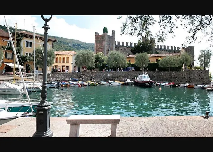 La Castellana * Torri Del Benaco