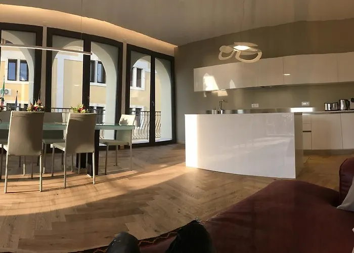 La Castellana * Torri Del Benaco