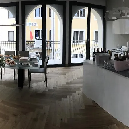 La Castellana Torri Del Benaco